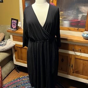 Soft by Avenue / long black dress - 22/24